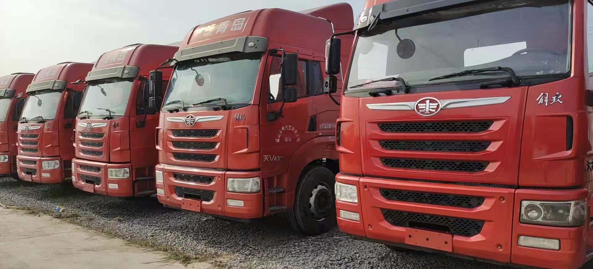 一汽解放天威牵引车17年潍柴发动机430马力