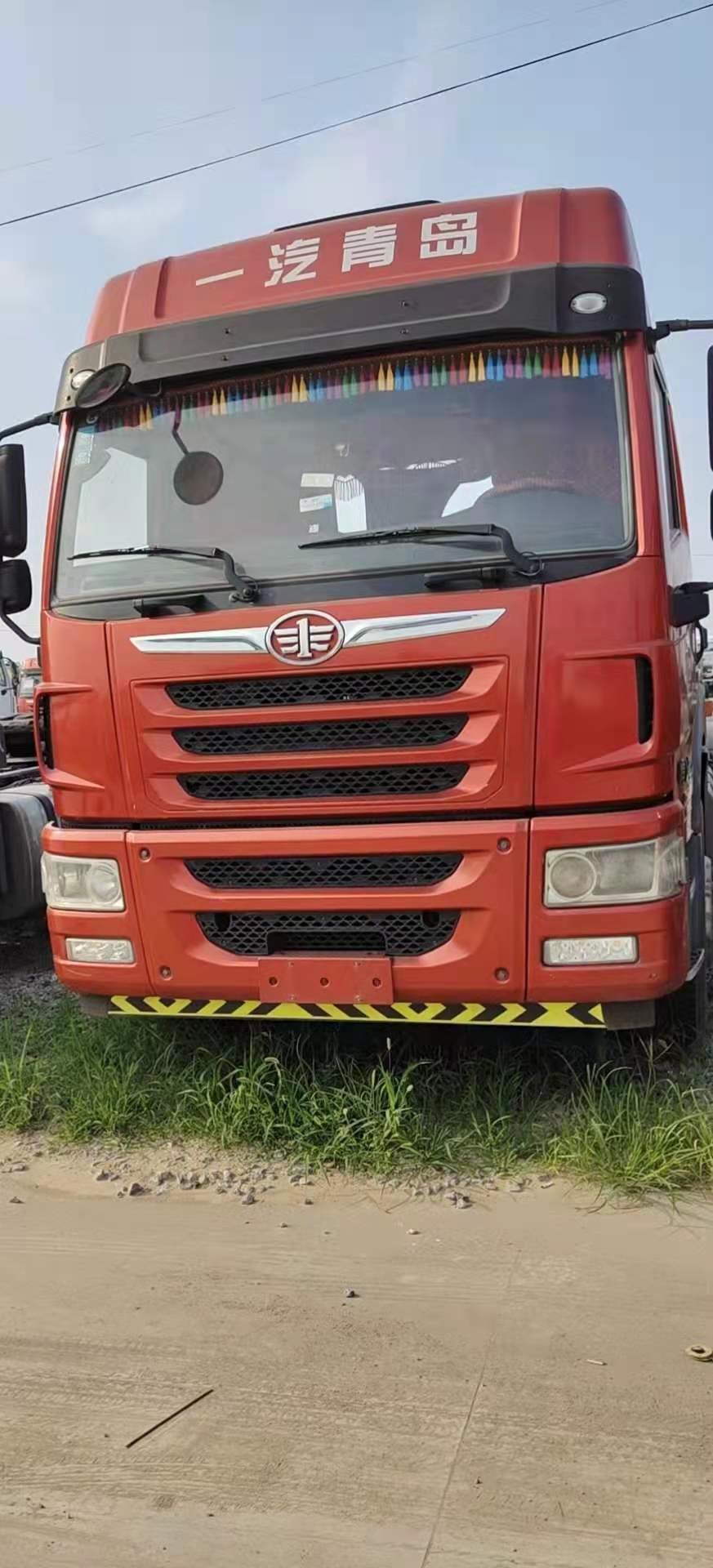 一汽解放天威牵引车17年潍柴发动机430马力