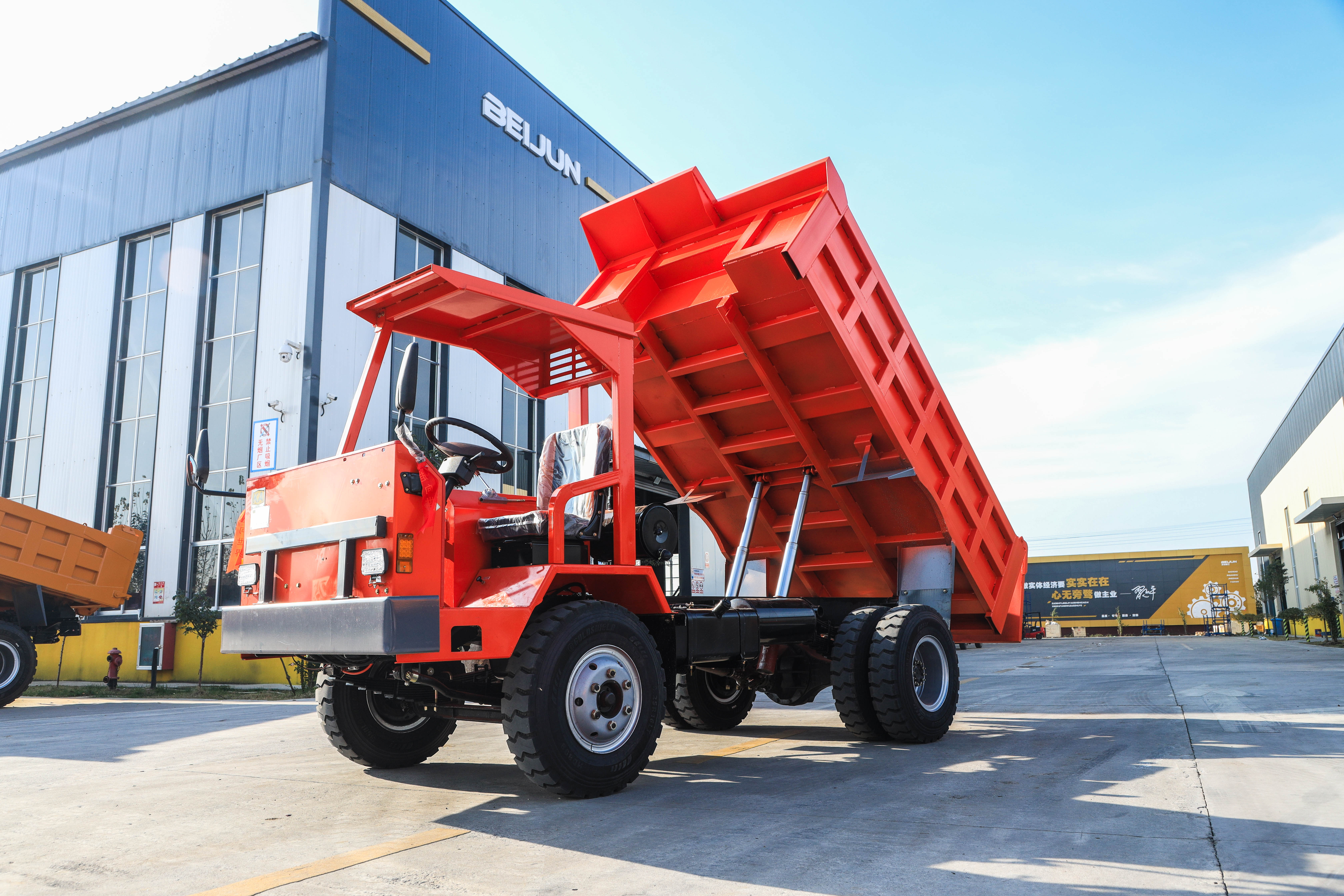 北骏重工厂家供应矿山车矿用井下自卸车