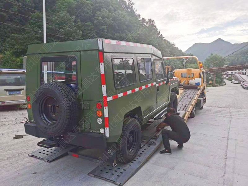 矿用井下运人车,下井巷道矿用载人车,下井拉人车,井下矿用拉人车