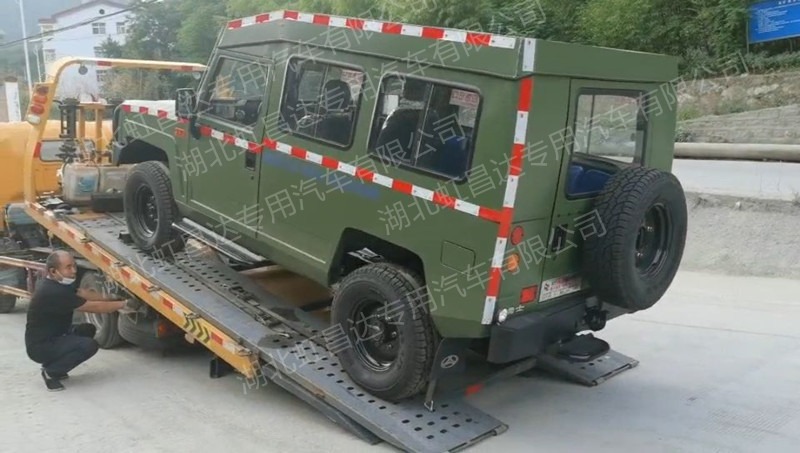 矿用井下运人车,下井巷道矿用载人车,下井拉人车,井下矿用拉人车