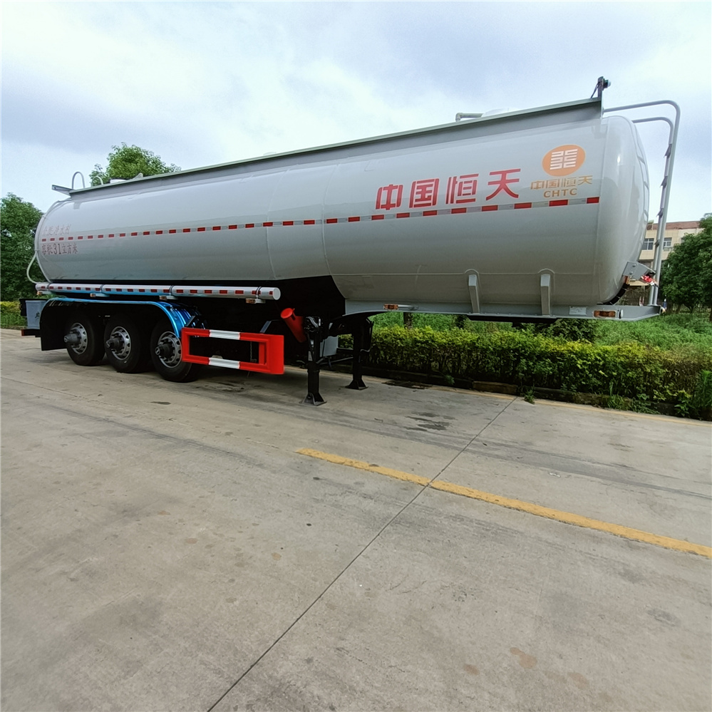 中国恒天30吨普货罐车净水剂供液车