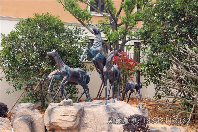 鹿动物校园铜雕