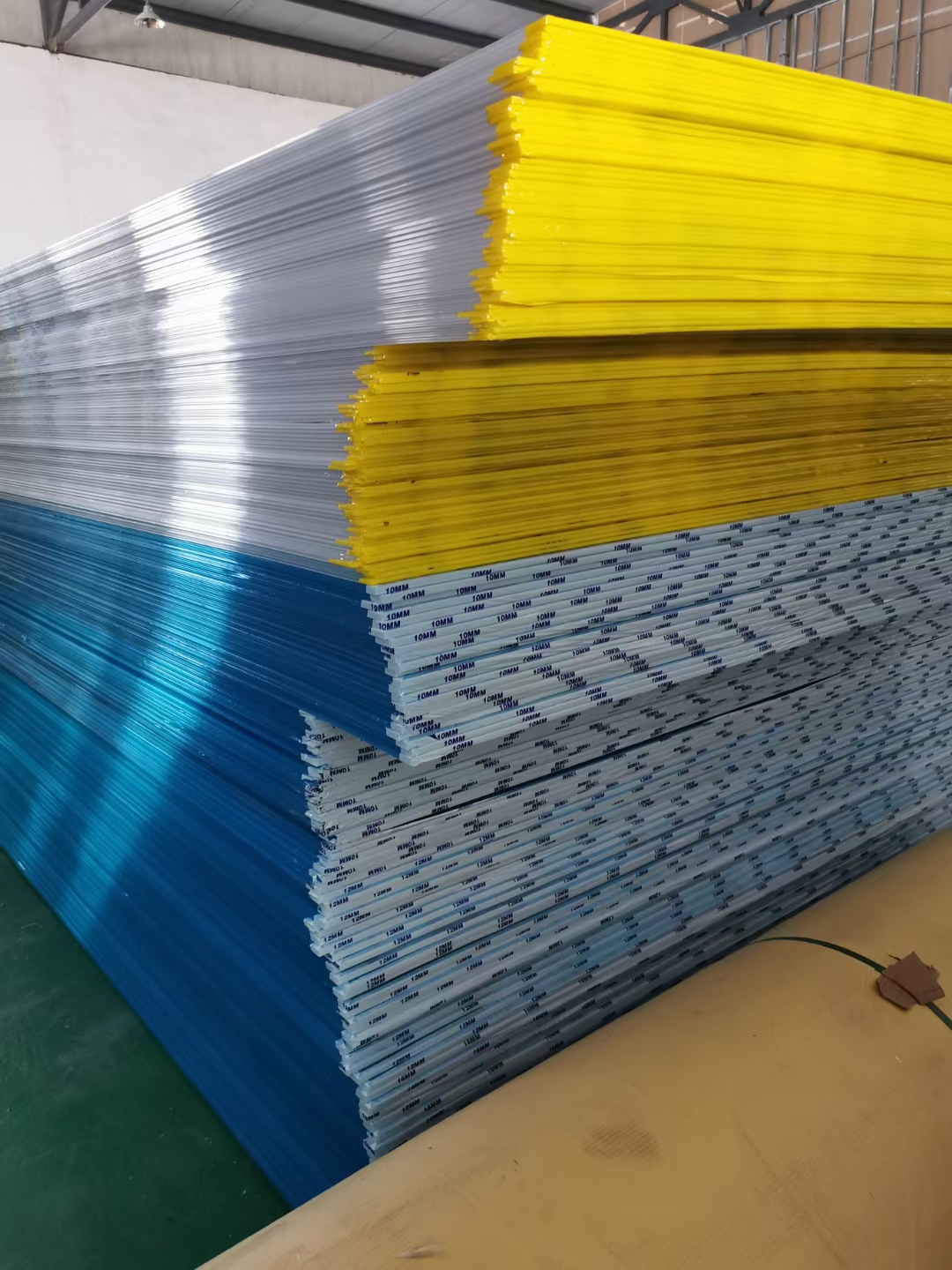 内蒙古鄂尔多斯阳光板厂家、鄂尔多斯阳光板生产批发销售