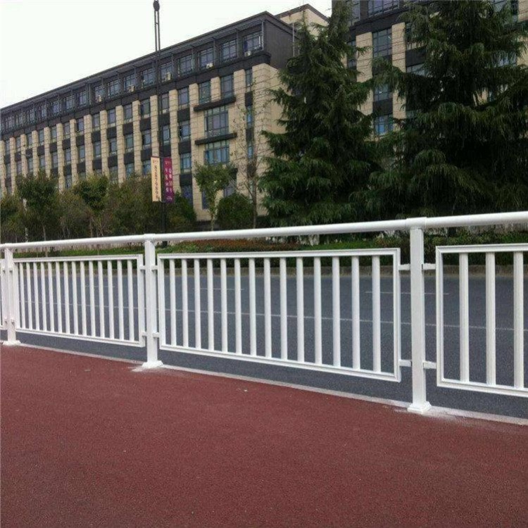 铁艺护栏批发中央隔离栏生产厂家九星马路隔离栏