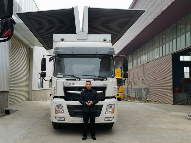 半挂飞翼车 13米飞翼半挂车价格 翼开启厢式半挂车实车图片