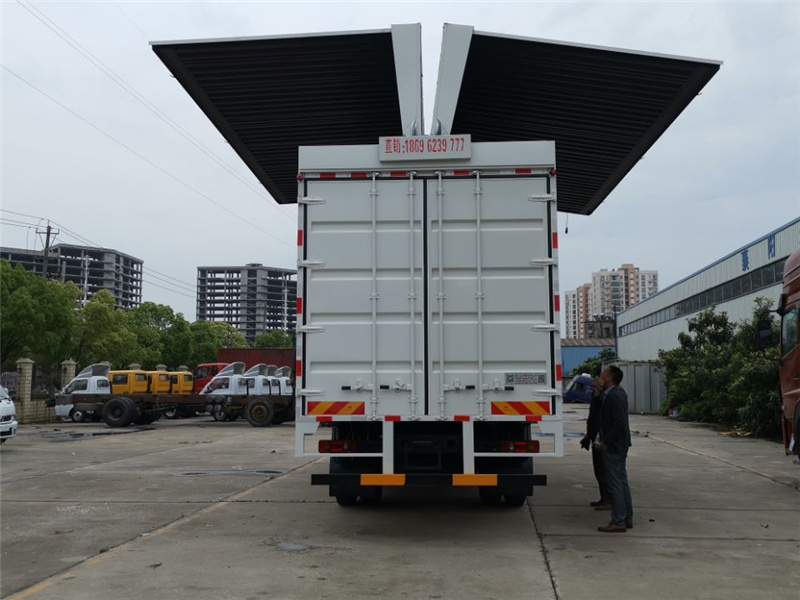 飞翼车价格/9米6飞翼厢式货车那个好/东风飞翼车厂家