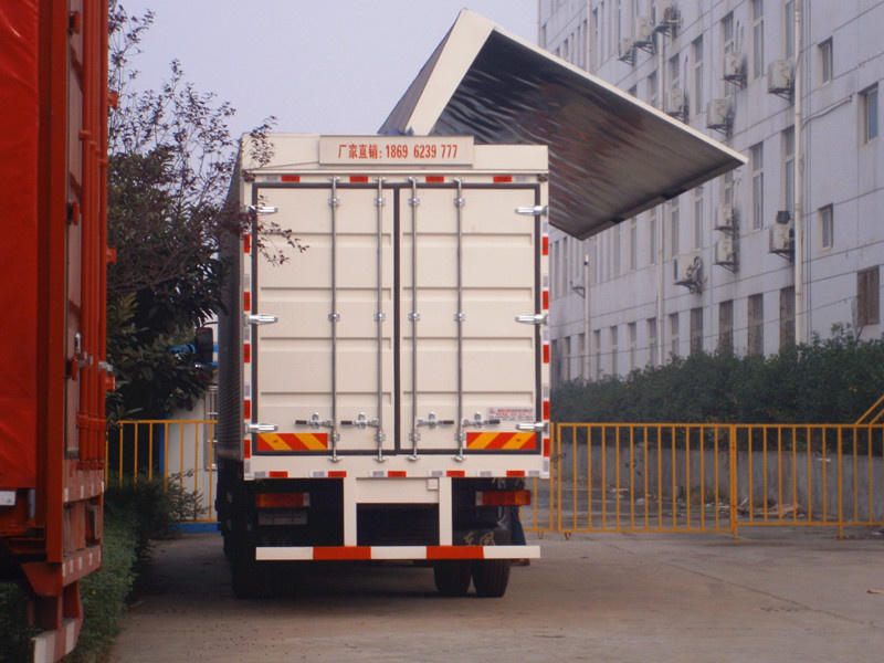 飞翼车价格/9米6飞翼厢式货车那个好/东风飞翼车厂家