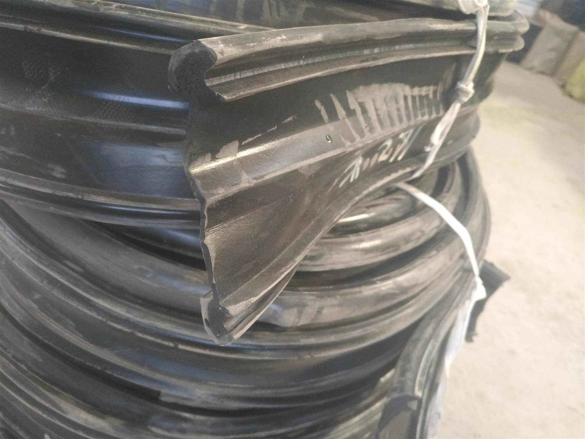 tssf60型桥梁伸缩缝防水橡胶条