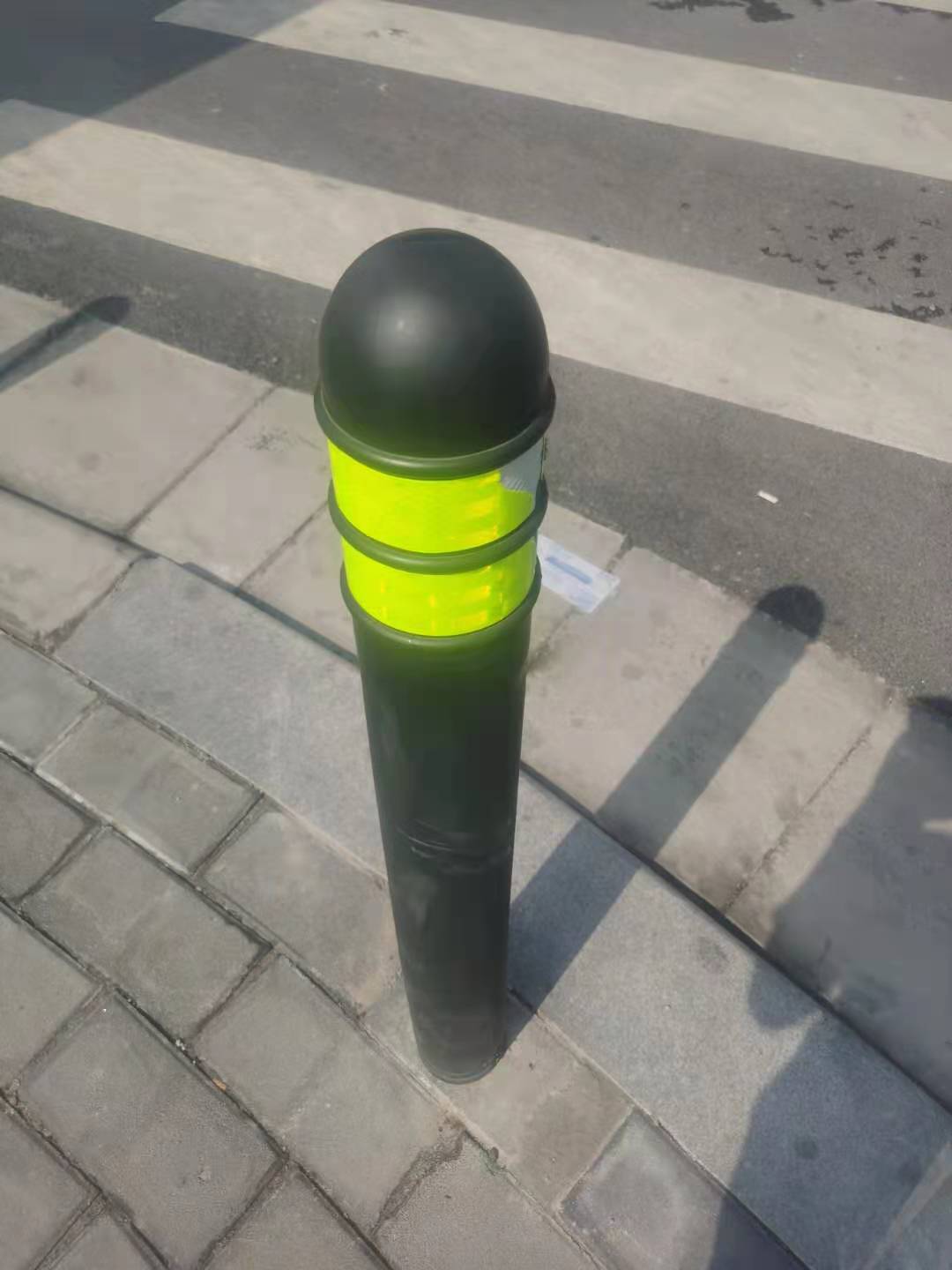 郑州市二七区直供深绿橡胶阻车桩防腐耐候