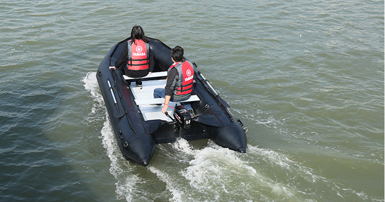 冲锋舟休闲运动艇4人快艇电动橡皮艇