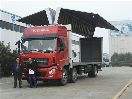 飞翼车价格/9米6飞翼厢式货车那个好/东风飞翼车厂家