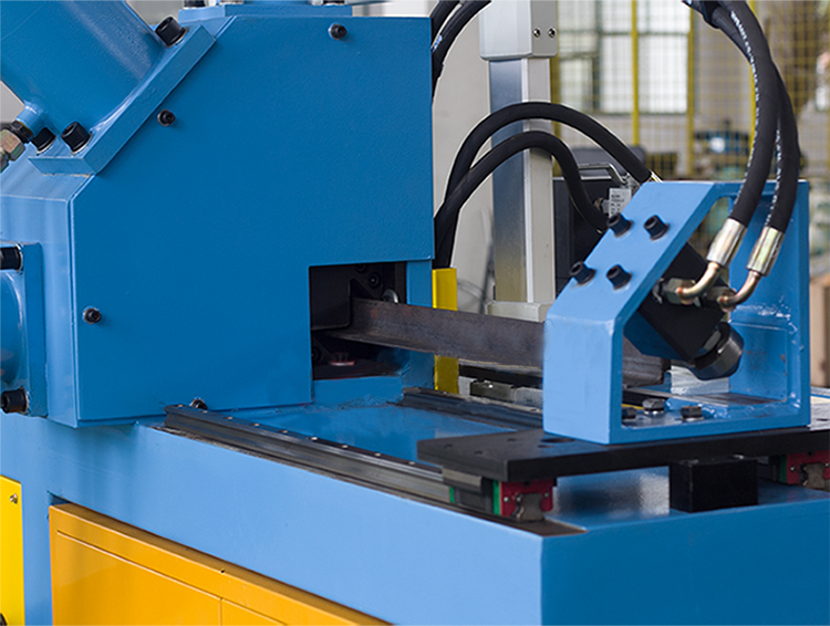 无尾料角钢法兰生产线 全自动数控角铁冲剪机