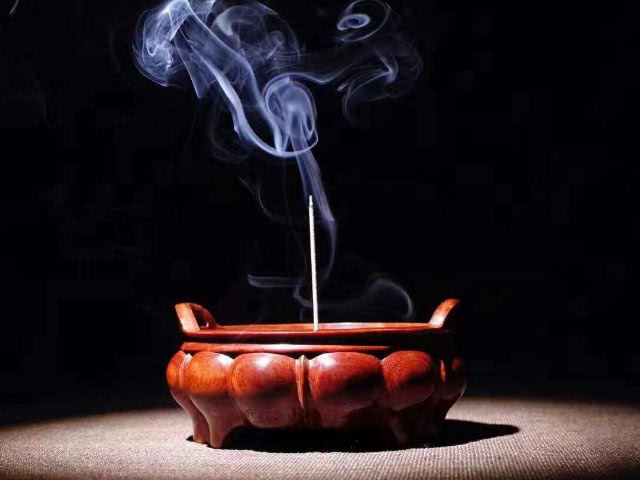 香炉烟雾袅袅图片图片