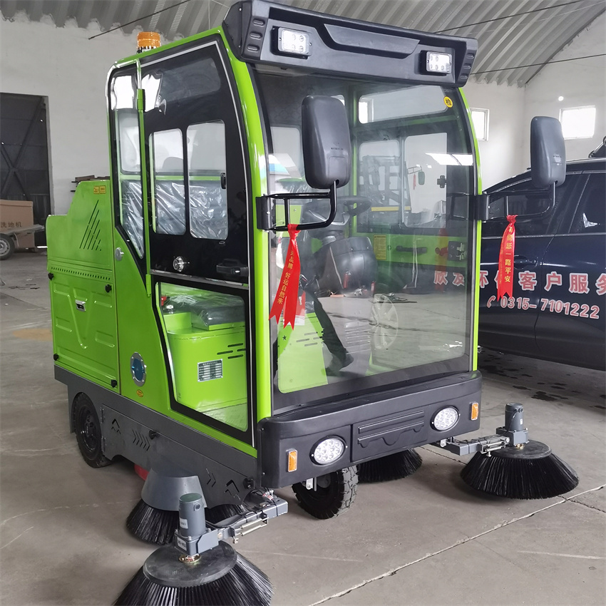 唐山供应驾驶式环卫扫地车小型电动扫地车物业道路扫路车