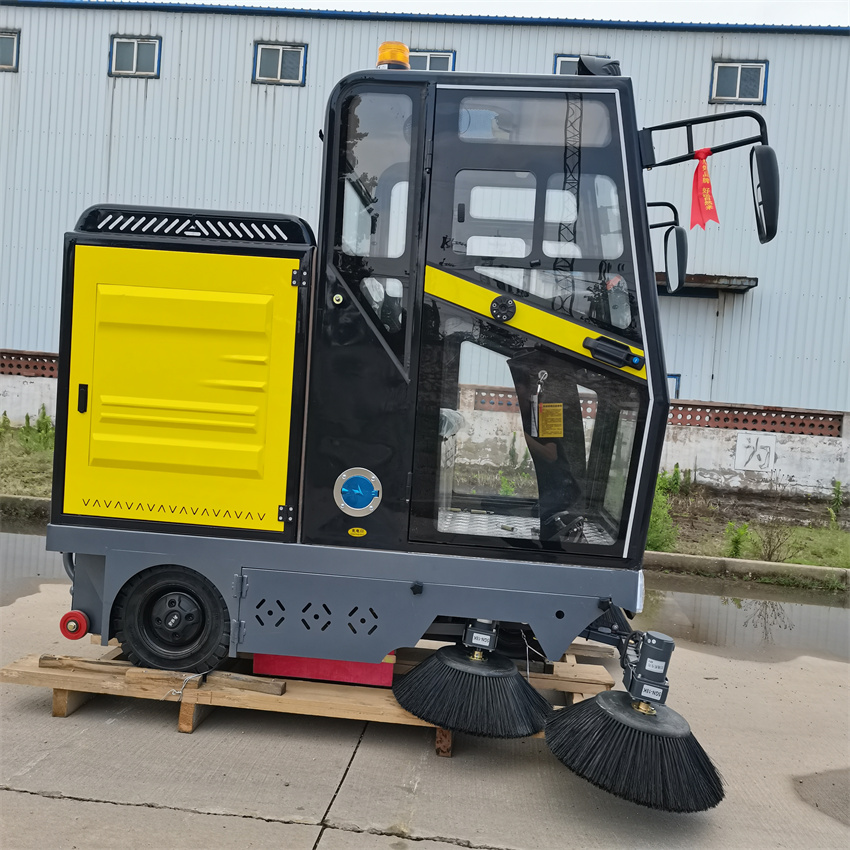 河北唐山电动扫地车吸尘车一辆批发