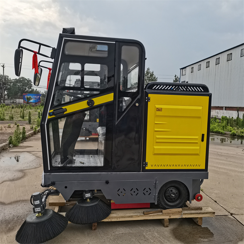 唐山吸尘洒水电动小型扫地车扫地机广场街道机场跑道保洁电动扫地车
