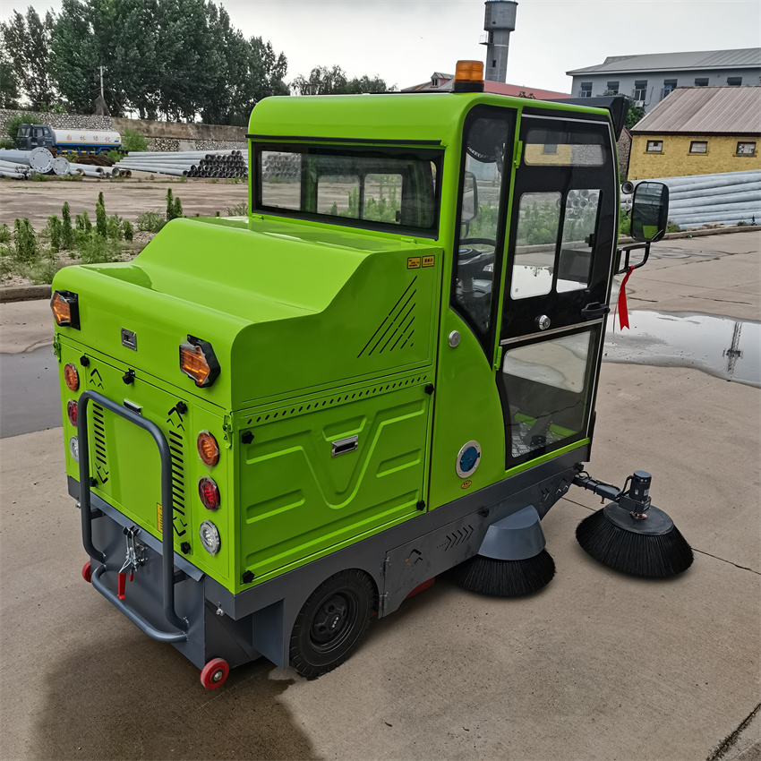 小区物业电动扫地车仓库物业环卫扫路车电动环卫清扫车沈阳供应商