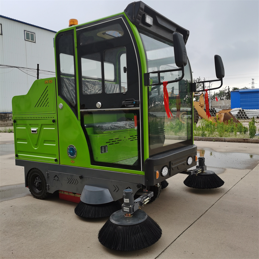 唐山电动扫地车路面扫地车吸尘式清扫车操作性能好