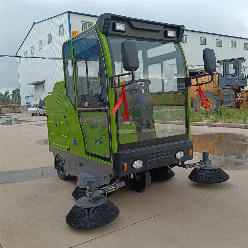 唐山供应驾驶式环卫扫地车小型电动扫地车物业道路扫路车