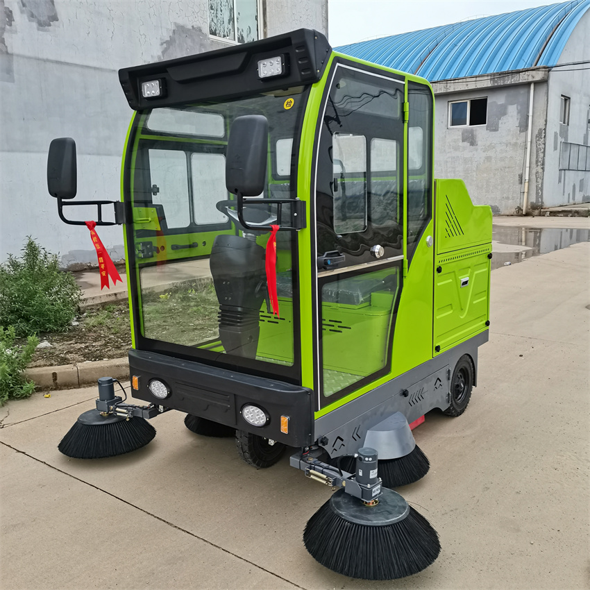 保洁小型扫地车铁屑粉尘渣土沙石快速电动小型扫地车驾驶式扫地