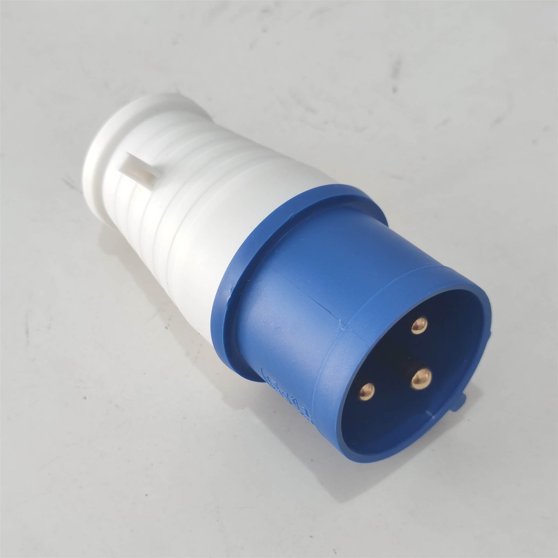 工业插头3芯32a航空插头明装插头332a圆筒插头圆柱形插头