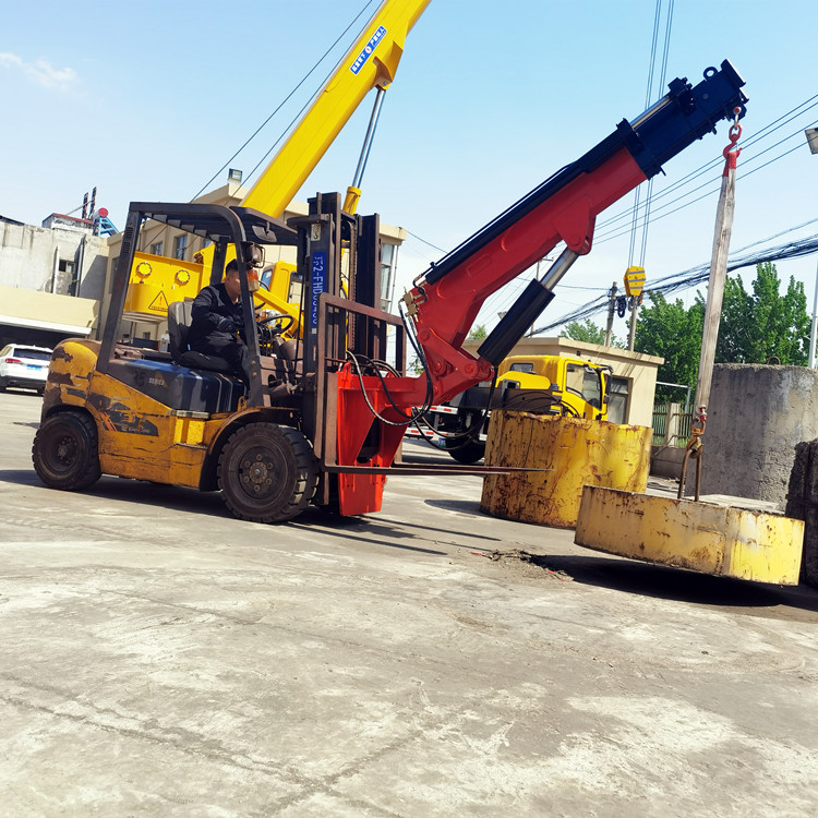 叉车飞臂吊 叉车吊伸缩臂 一体叉车吊生产厂家 小型叉车改装飞臂吊