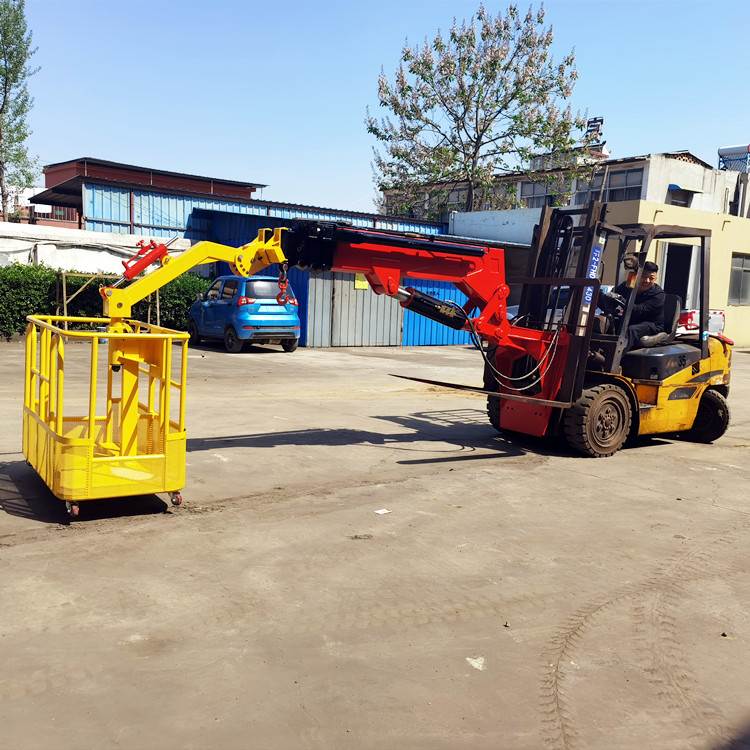 叉车改装吊机叉车飞臂吊车改装叉车尾吊生产厂家