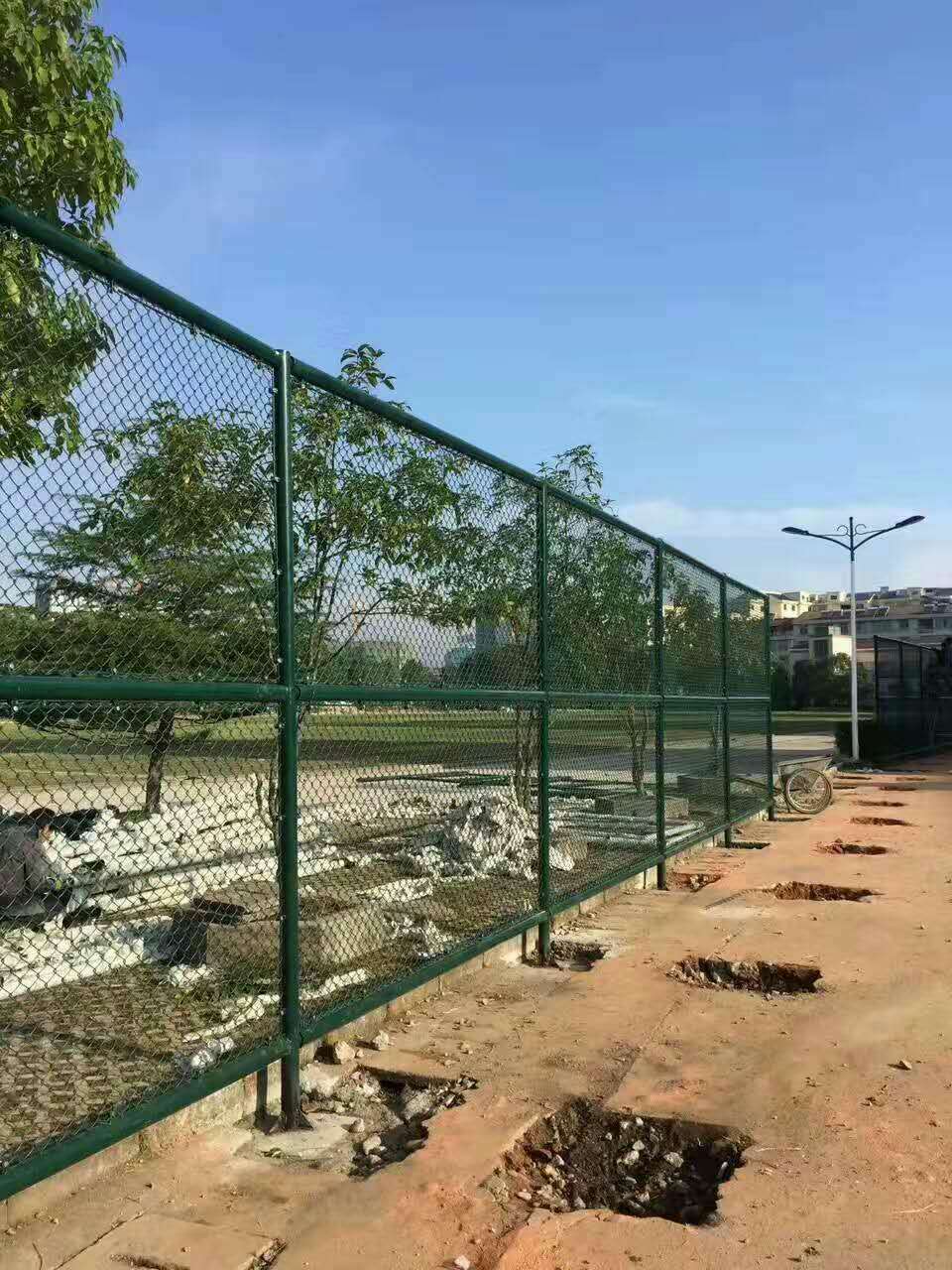 江苏体育围栏网 球场围网 运动场围网源头生产厂家