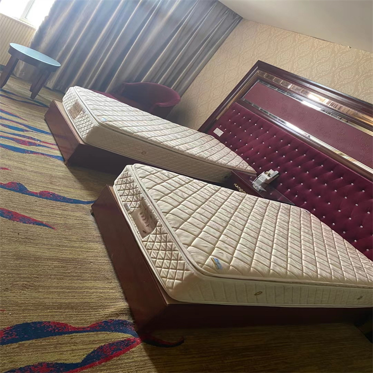 中山市酒店厨具回收价格 豪华酒店设备回收 回收酒店床垫桌椅价格