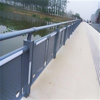 304不锈钢护栏 复合管河道护栏 银色护栏锌钢围栏