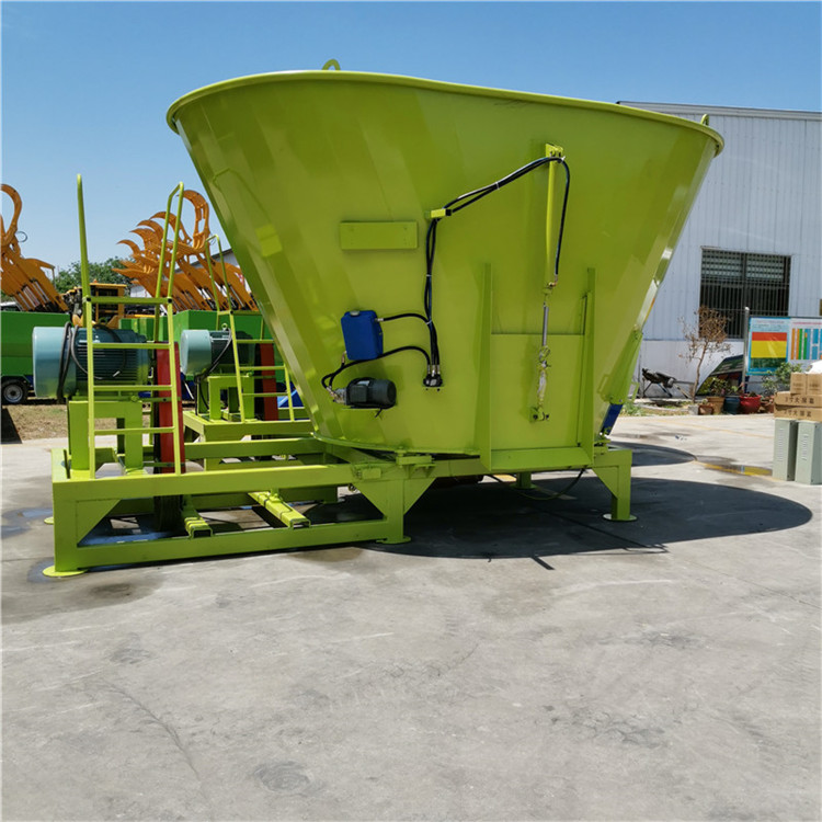 牵引式喂牛tmr搅拌机青草料粉碎拌草机