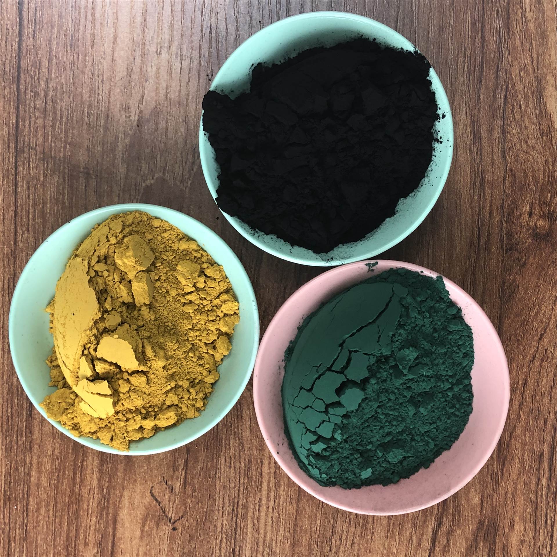 厂家供应氧化铁绿无机颜料耐高温着色好颜色齐全