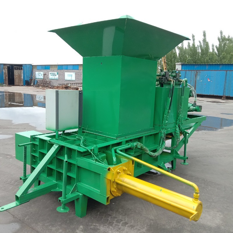 小型饲料拌料机价格腾瑞青储玉米秸秆压块机青贮饲料压块机