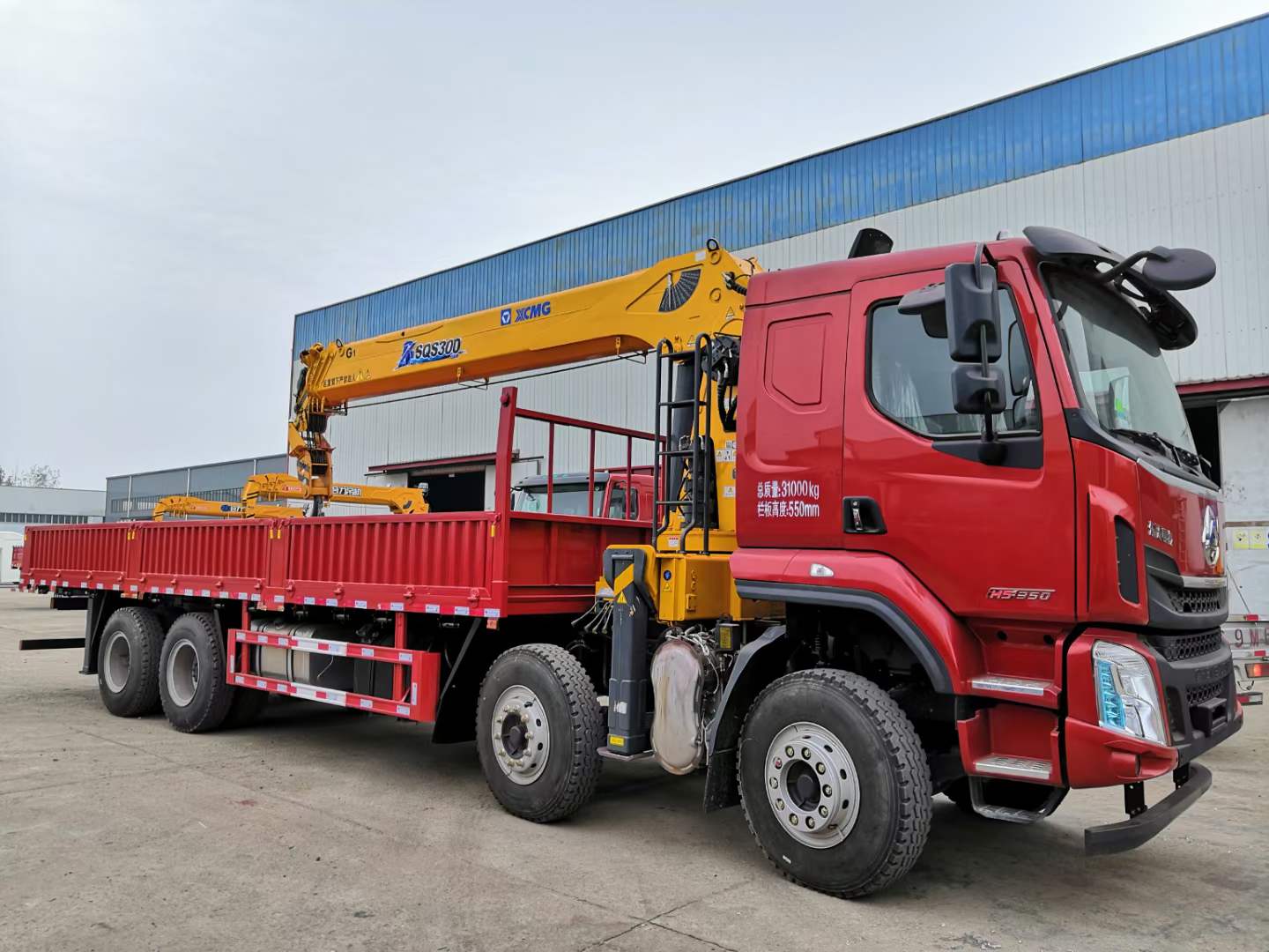 东风柳汽乘龙后八随车吊