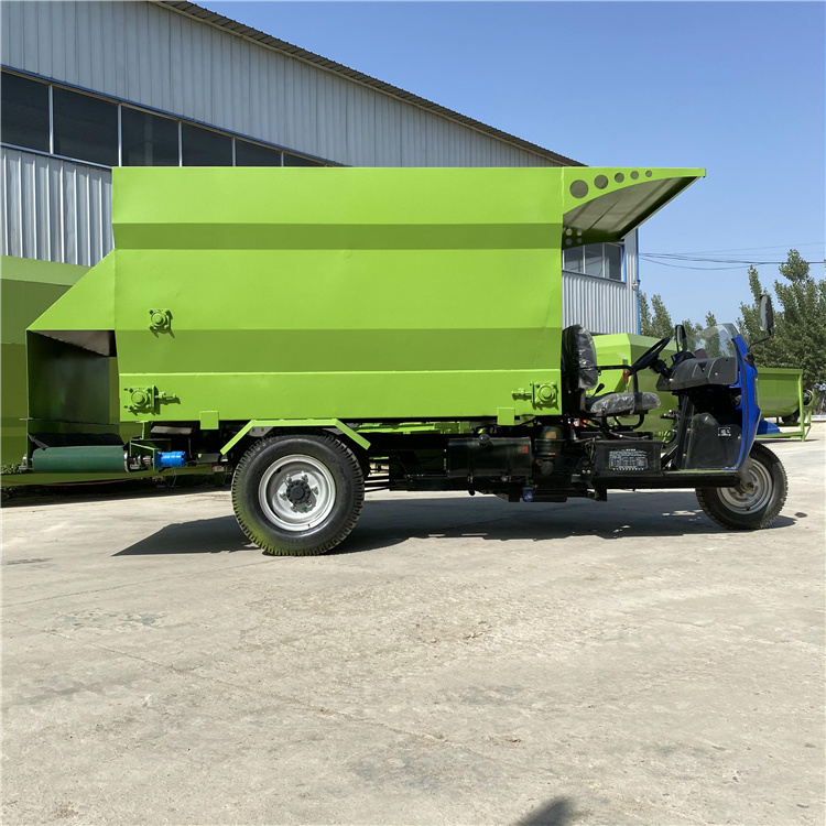 济宁养殖场喂料车 200头牛饲料投料车