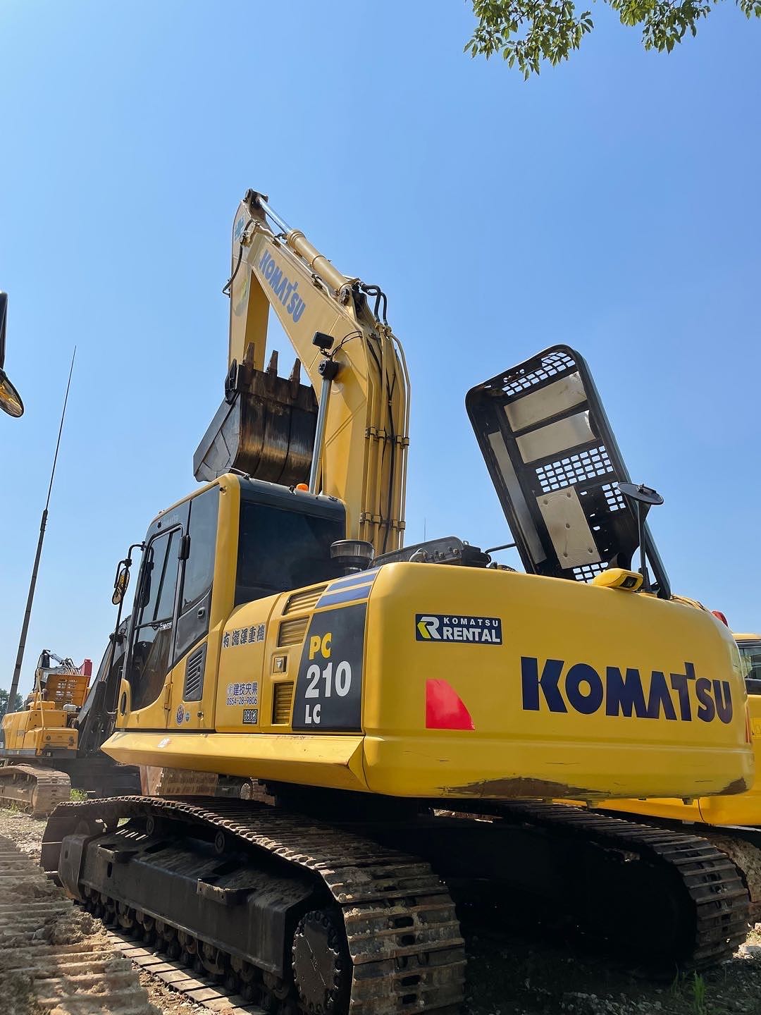 小松210-8二手挖掘机进口2021年报关手续齐全