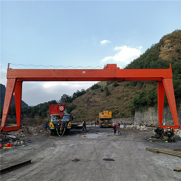 轻型行车 移动式龙门吊 20吨包厢龙门吊 龙门吊制造出售