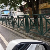 惠州机动车中心分隔护栏 人行道隔离栅厂家 回字形方管铁护栏