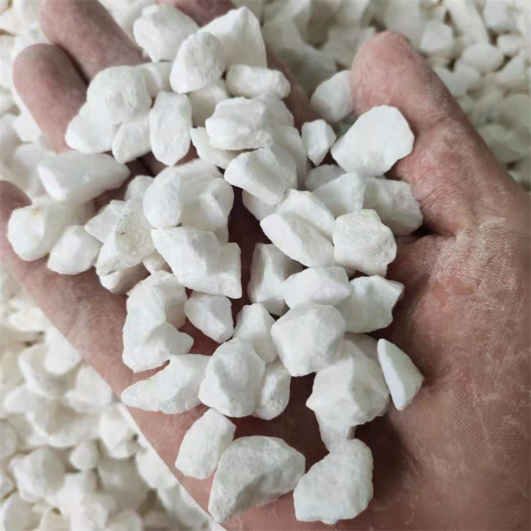 亿润白色沙子铺面白色小碎石子公园装饰白色碎石