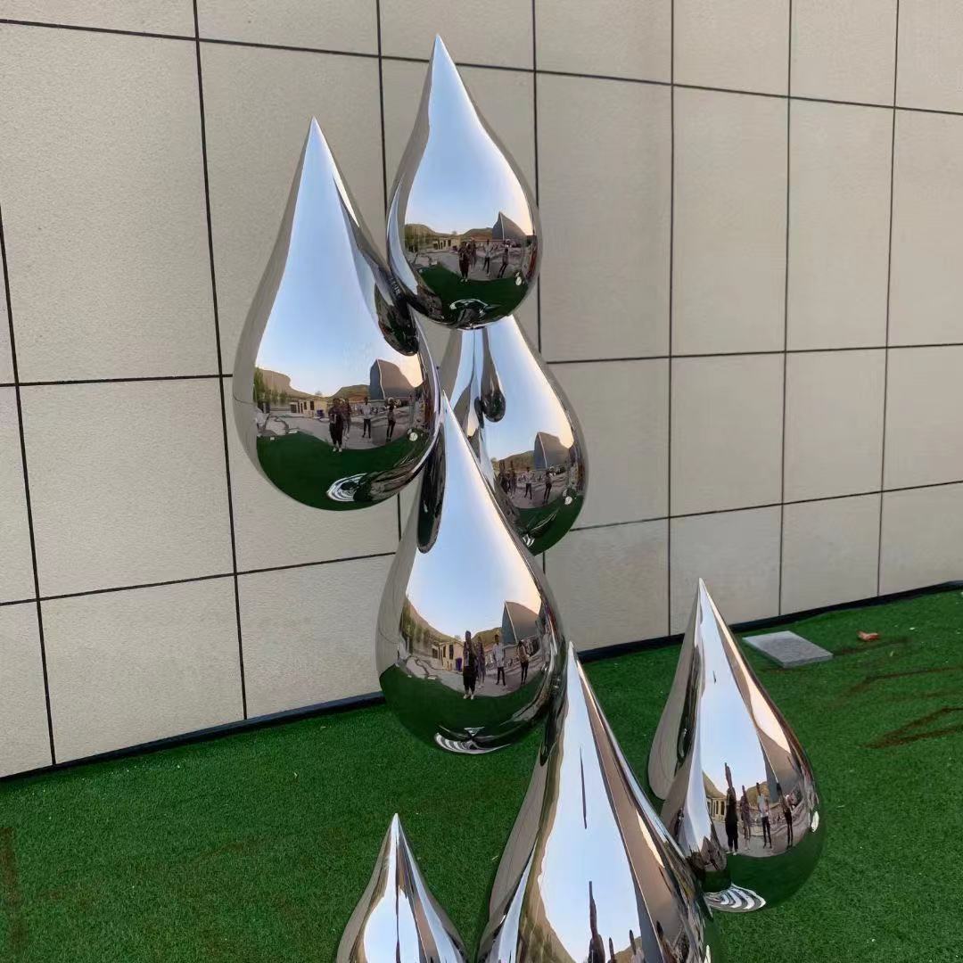 草地水滴不锈钢雕塑 水从天上来存在非常大意义