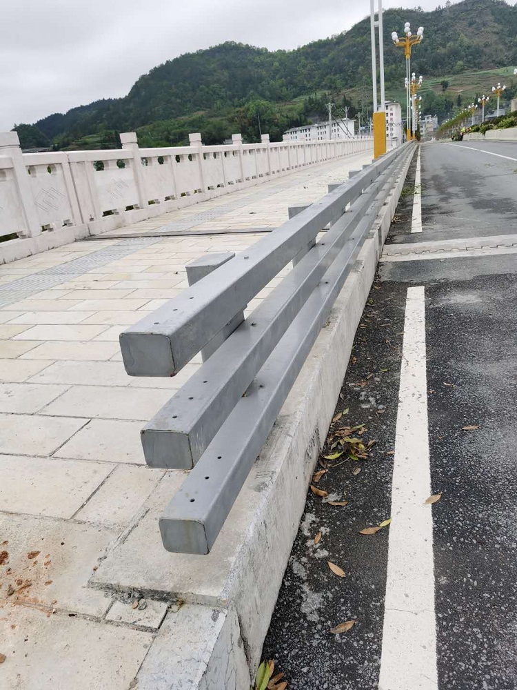 十堰q235不锈钢复合管护栏碳素复合管护栏复合管护栏价格2021