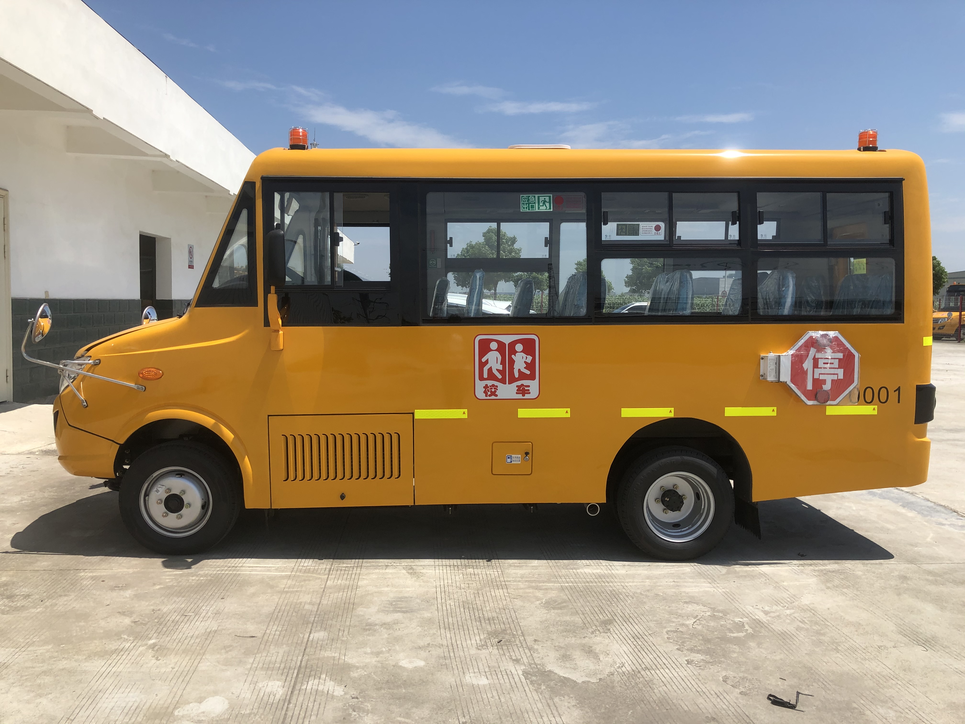 幼儿园校车 东风19座幼儿校车