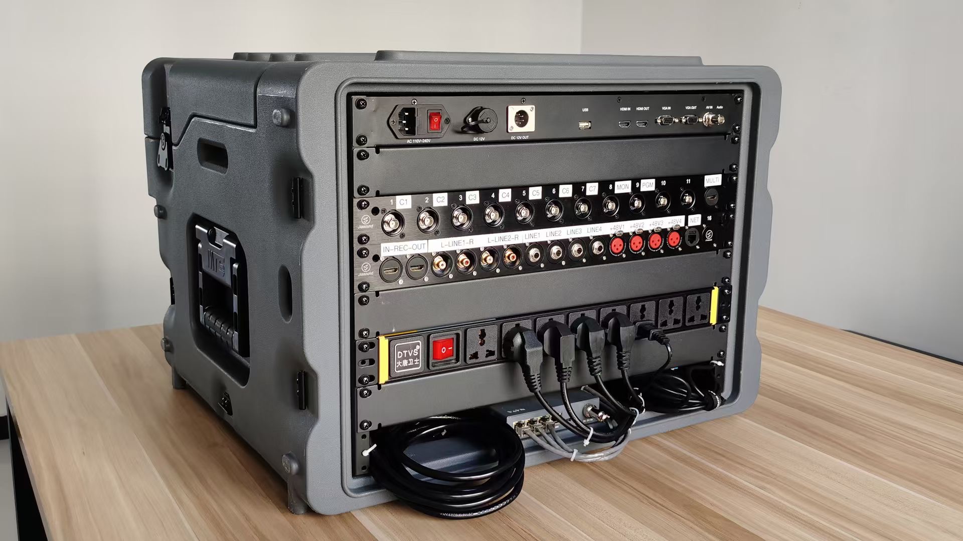 sanwarm21.5寸监视器箱载集成bmd导播切换台