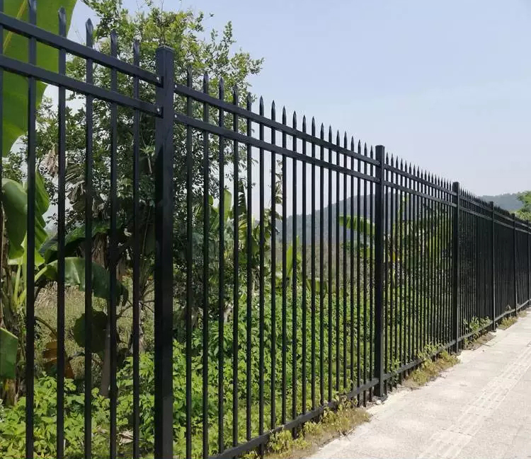 工业园锌钢护栏 电站铁艺围墙防护栏 1米5栅栏厂家供应