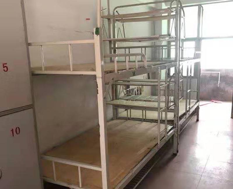 深圳龙华回收二手铁床 工地宿舍上下铺铁架床回收