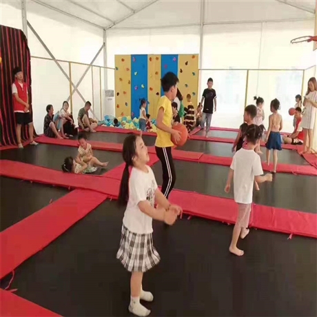 發(fā)光蹺蹺板 美陳展 網(wǎng)紅過(guò)山車 中秋美陳道具出租賃