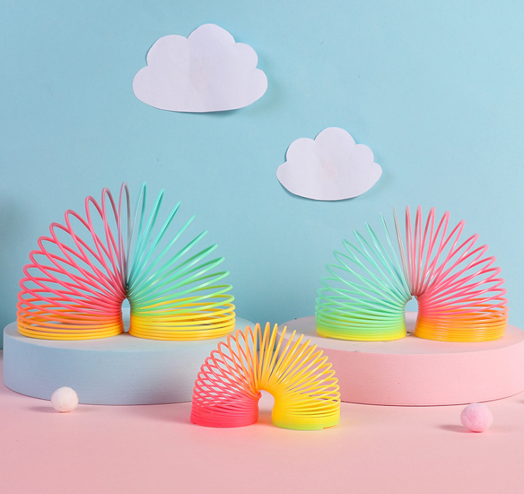 大号魔力彩虹圈益智玩具塑料弹簧圈创意益智叠叠圈彩色弹力圈批发