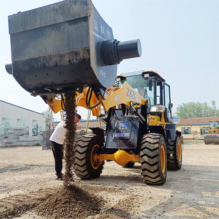 混凝土搅拌斗 小型装载机改装 铲车搅拌机一体机图片