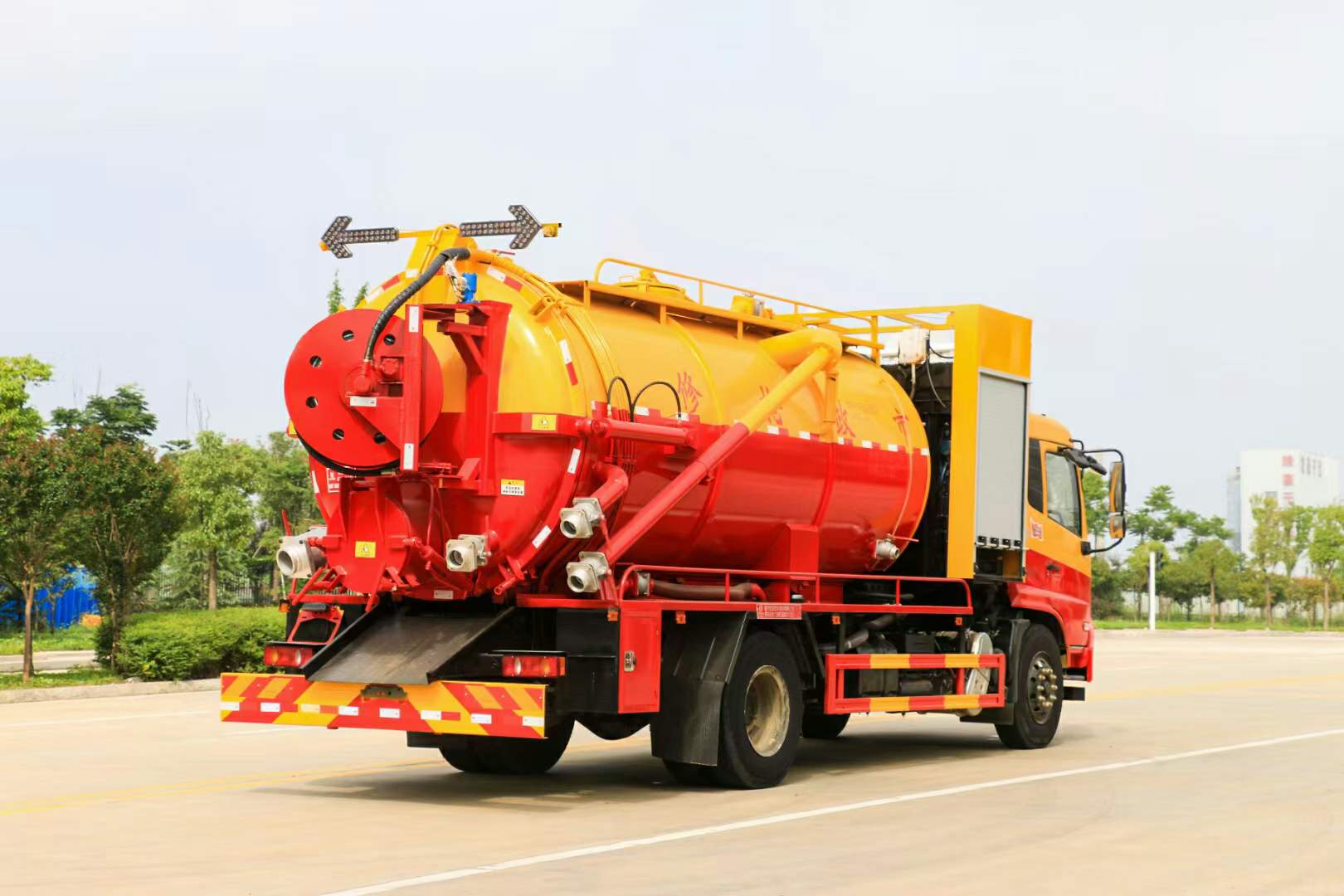 清洗吸污车大型东风天锦15方清洗吸污车污水处理车基地直供